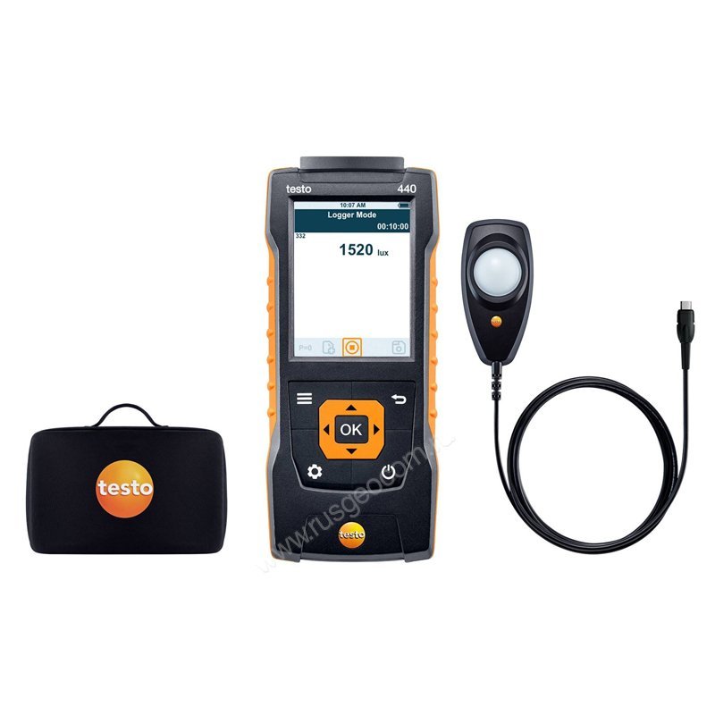 Комплект Testo 440 с люкс-зондом и кейсом
